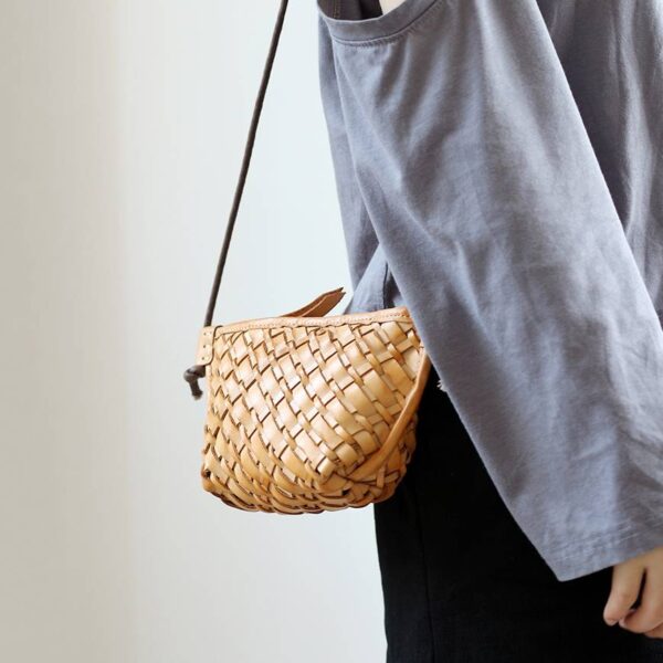 Inna Vegetable Tanned Leather Cross body Bag - Image 3