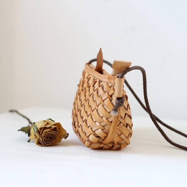 Inna Vegetable Tanned Leather Cross body Bag - Image 6