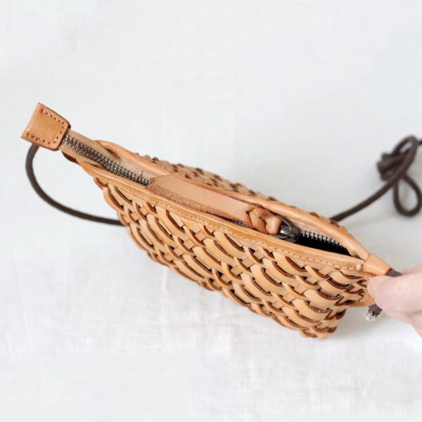Inna Vegetable Tanned Leather Cross body Bag - Image 8