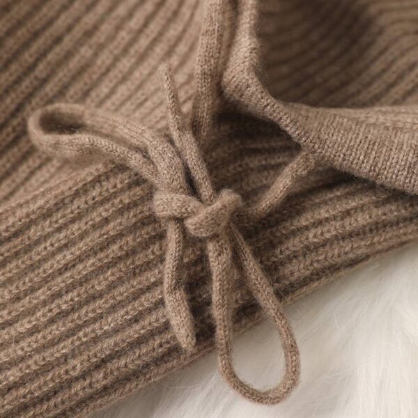 Garin Pure Cashmere Ribbed Snood - Image 10