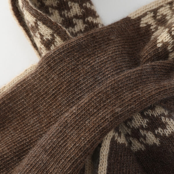Hom Keyhole Cashmere Scarf - Image 4