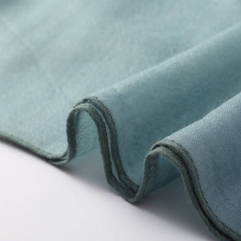 Écharpe en cachemire Inu Square Featherlight Cashmere Wrap – Image 7