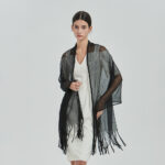 Alpa Featherlight, sciarpa in cashmere con nappe, avvolgente e leggera