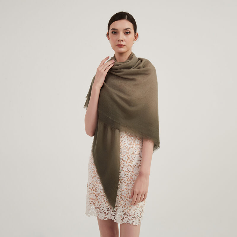 Sciarpa Lora Gradient Featherlight in cashmere - immagine 4