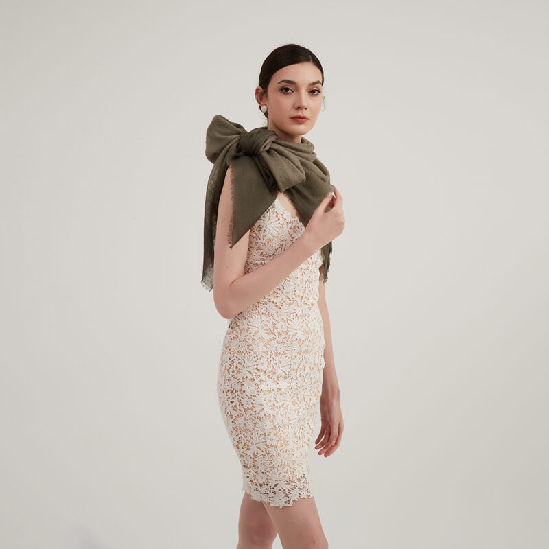 Sciarpa Lora Gradient Featherlight in cashmere - immagine 5