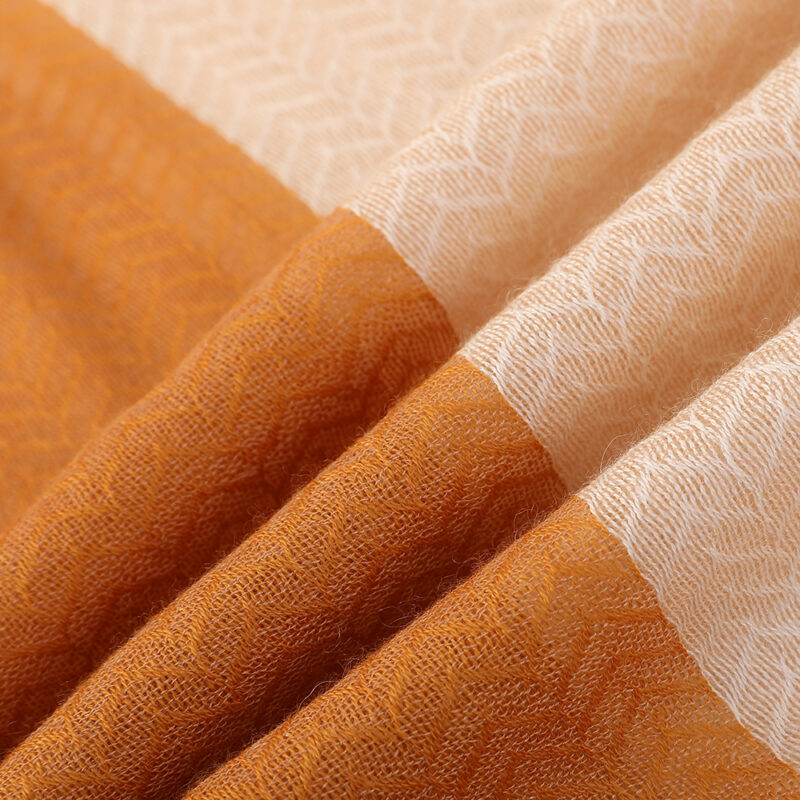 Elena, sciarpa in cashmere leggera come una piuma, da avvolgere - immagine 6