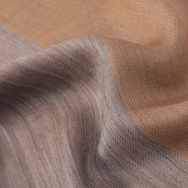 Sciarpa Kiera in cashmere leggero come una piuma - immagine 5