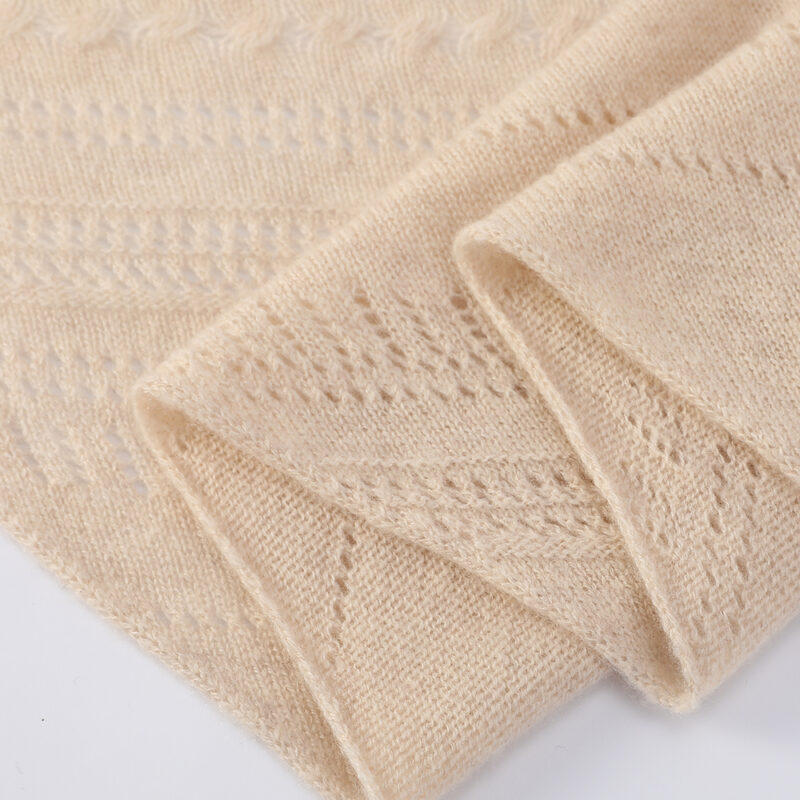 Sciarpa in cashmere a triangolo Callie - immagine 8