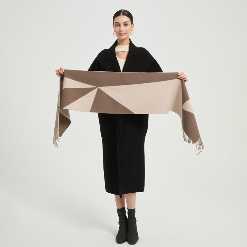 Jules Lambswool Scarf - Taupe - Image 2