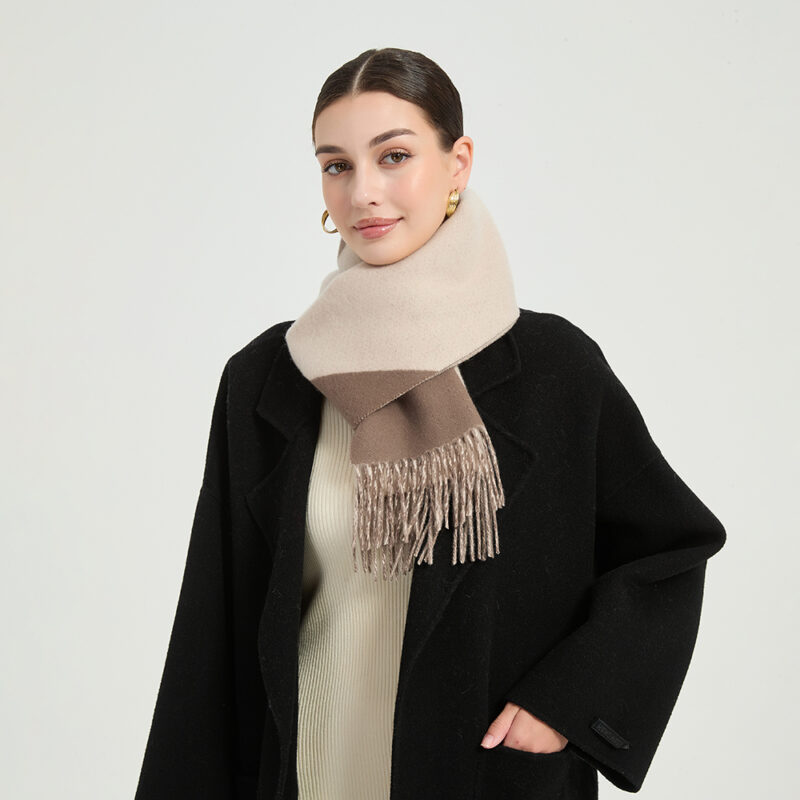 Jules Lambswool Scarf - Taupe - Image 4