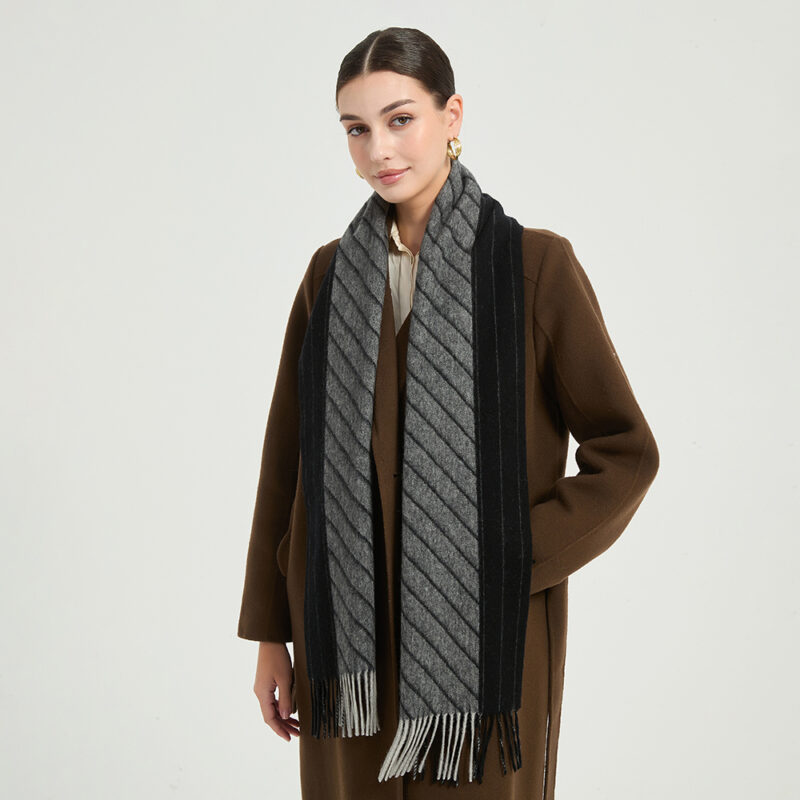 Ruby Lambswool Scarf - Image 3