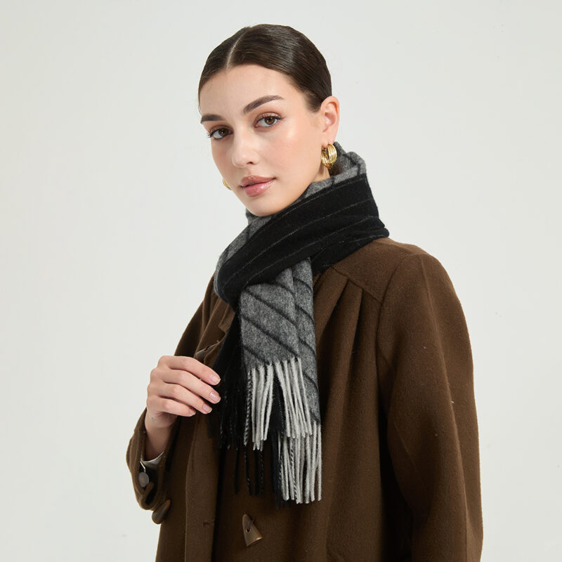 Ruby Lambswool Scarf - Image 4