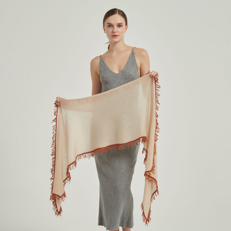 Hena Cloudlight Cashmere Scarf - Beige - Image 2